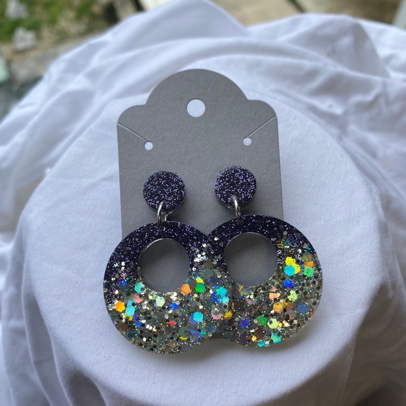 Jewelry - handmade black and sliver resin earrings
